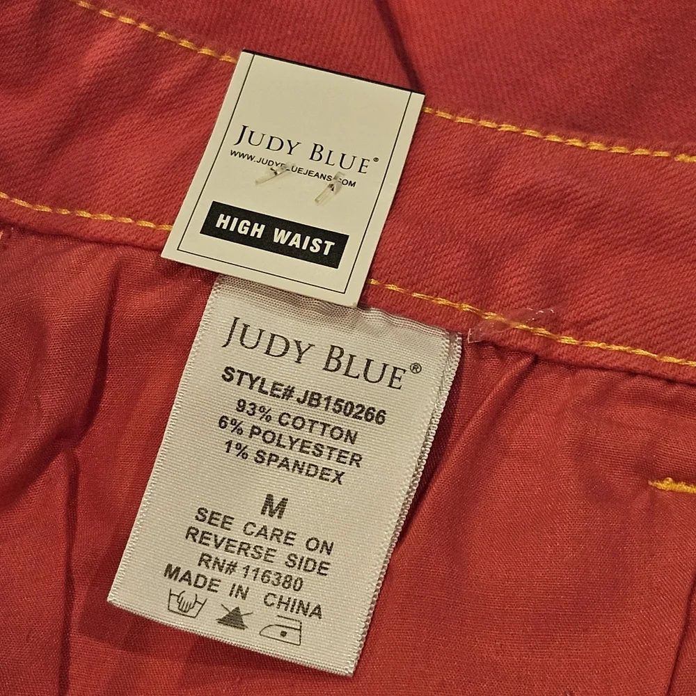 NWT Judy Blue High Waisted Garment Dyed Shorts, Magenta - Size M